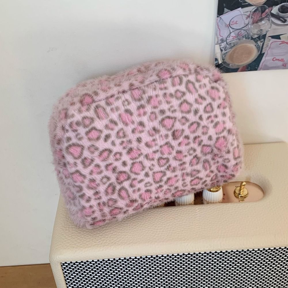 High Quality Fuzzy Makeup Bag  - Cosmetic Bags 评论和价格